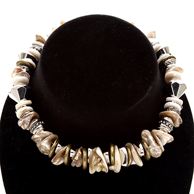 Wholesale beige Brown Acrylic Shell Chips Polished Silver Designs Necklace Lead