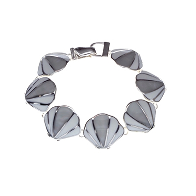 Wholesale white mother pearl shells bracelet magnetic closure Lead safe